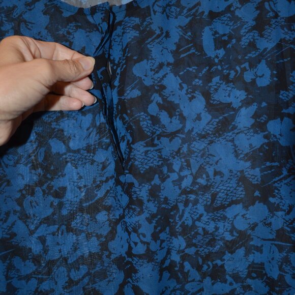 BANANA REPUBLIC Polyester Blue Black Floral Prints Buttons See-Through Blouse S - Picture 7 of 9